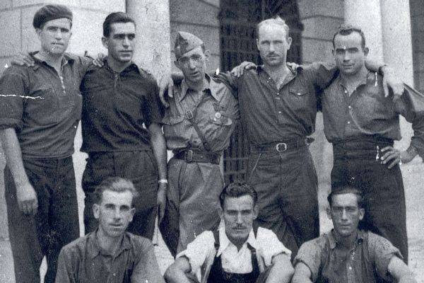 guerrairevolucio-03BB372855-8508-8085-6C1A-458AF5634EBD.jpg